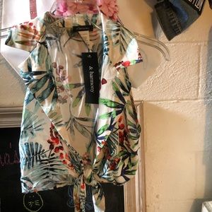 SEXY!! No buttons. Hawaiian/tropical/paradise/flowers. NWT